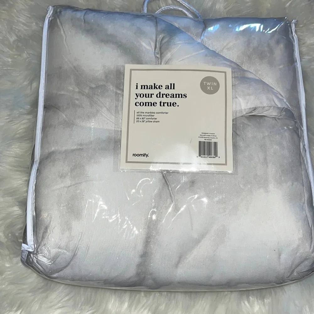 New! Roomify Gray Comforter Twin XL & Sham